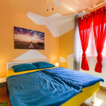 Apartment By The Sea - 22208 Vir